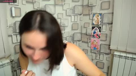 Chloe online show from September 29, 2025, 8:52 am