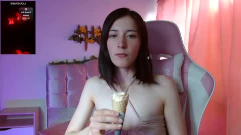 Chloe online show from February 8, 2025, 8:42 pm