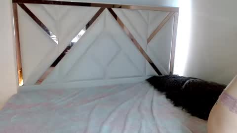 Chloe online show from February 13, 2025, 4:28 pm