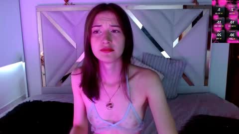 Chloe online show from September 16, 2025, 1:45 pm