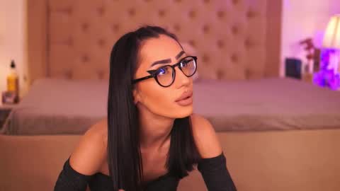 Chlo online show from March 21, 2026, 3:55 am