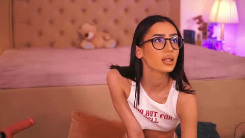 Chlo online show from April 10, 2026, 4:50 am