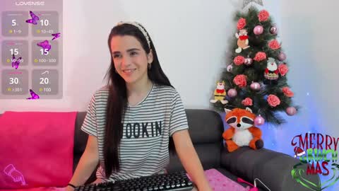 Snapshot of chloesmithx__ chatting on December 15, 2024, 3:34 am Chloe online show from December 15, 2024, 3:34 am