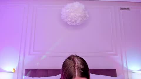 Chloe online show from April 9, 2026, 7:52 pm