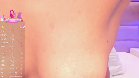 CHLOE  online show from September 18, 2025, 8:44 pm