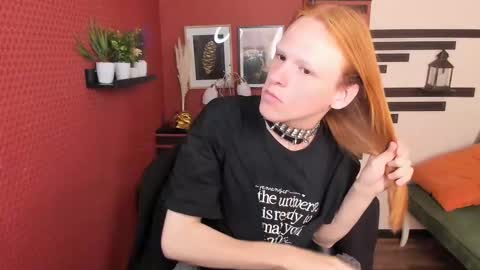 Chloe online show from October 5, 2025, 10:24 am