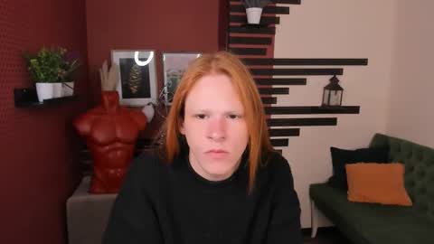 Chloe online show from October 13, 2025, 9:20 am