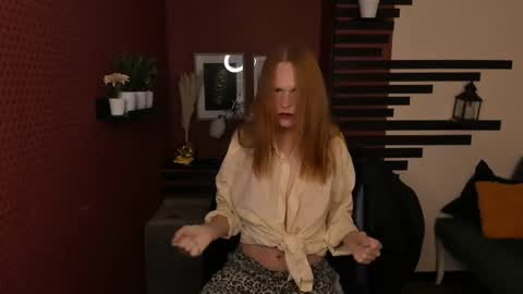 Chloe online show from November 5, 2025, 1:00 pm