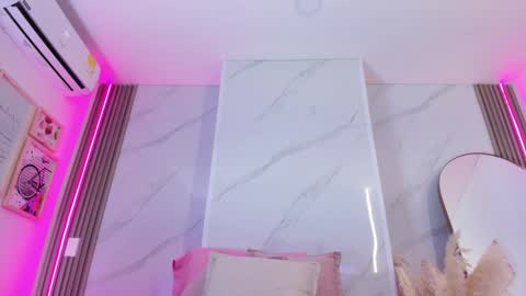 Snapshot of chlooee_ chatting on January 30, 2025, 12:27 pm Chlooe online show from January 30, 2025, 12:27 pm