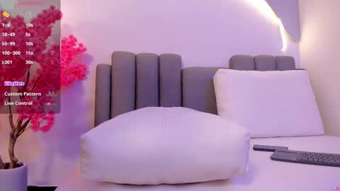 chlowe online show from February 21, 2026, 4:46 am