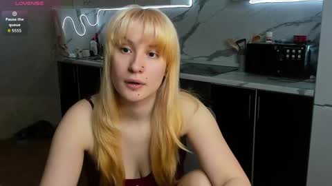 Snapshot of choco_meowx chatting on April 6, 2026, 8:26 am choco_meowx online show from April 6, 2026, 8:26 am