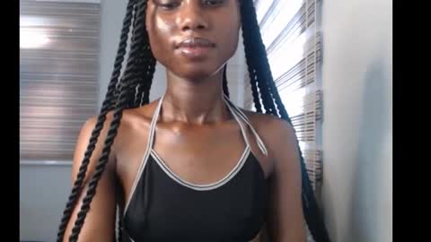 choco_petitqueen online show from November 5, 2025, 7:30 am