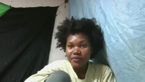 Snapshot of chololatblonde chatting on February 16, 2026, 6:15 pm chololatblonde online show from February 16, 2026, 6:15 pm