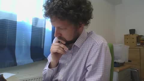 chr35is09 online show from March 4, 2025, 10:46 am