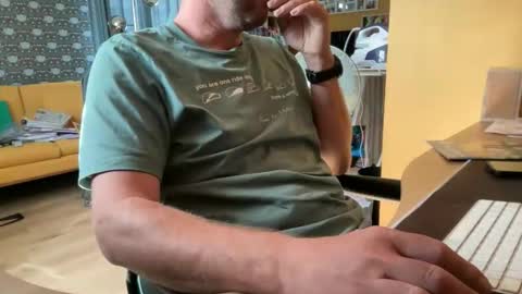 chris13abcd online show from September 15, 2025, 11:21 am