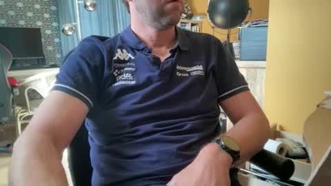 chris13abcd online show from April 16, 2026, 8:26 am