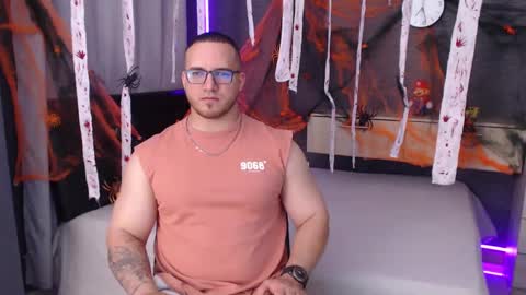 Snapshot of chris_huntter chatting on October 8, 2025, 12:30 am chris_huntter online show from October 8, 2025, 12:30 am