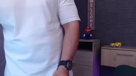 Snapshot of chris_huntter chatting on October 28, 2025, 1:31 am chris_huntter online show from October 28, 2025, 1:31 am