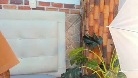 chris_kizz online show from December 6, 2024, 11:33 am