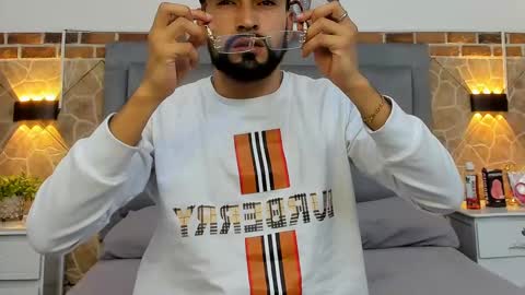 chris_kizz online show from December 19, 2024, 3:29 am