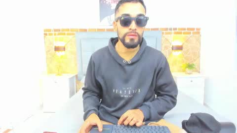 chris_kizz online show from January 12, 2025, 11:28 am