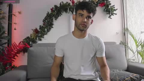 Snapshot of chrisandrew_ chatting on December 27, 2024, 6:10 pm Im Chirs IM MODEL INDEPENDT online show from December 27, 2024, 6:10 pm