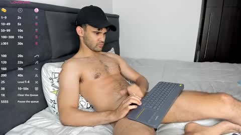 Snapshot of chrisandrew_ chatting on January 13, 2025, 11:17 pm Im Chirs IM MODEL INDEPENDT online show from January 13, 2025, 11:17 pm