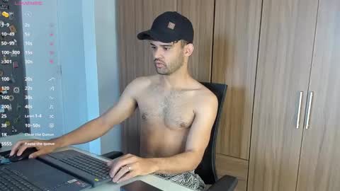 Snapshot of chrisandrew_ chatting on January 15, 2025, 3:39 pm Im Chirs IM MODEL INDEPENDT online show from January 15, 2025, 3:39 pm