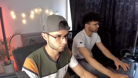 Snapshot of chrisandrew_ chatting on January 18, 2025, 10:28 pm Im Chirs IM MODEL INDEPENDT online show from January 18, 2025, 10:28 pm