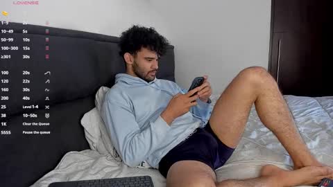 Snapshot of chrisandrew_ chatting on January 22, 2025, 7:03 pm Im Chirs IM MODEL INDEPENDT online show from January 22, 2025, 7:03 pm