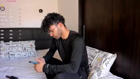 Snapshot of chrisandrew_ chatting on January 29, 2025, 8:04 pm Im Chirs IM MODEL INDEPENDT online show from January 29, 2025, 8:04 pm