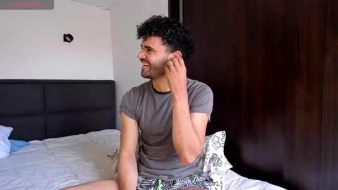 Snapshot of chrisandrew_ chatting on January 30, 2025, 4:13 pm Im Chirs IM MODEL INDEPENDT online show from January 30, 2025, 4:13 pm