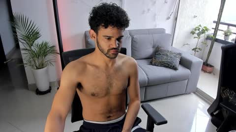 Snapshot of chrisandrew_ chatting on February 6, 2025, 3:31 pm Im Chirs IM MODEL INDEPENDT online show from February 6, 2025, 3:31 pm