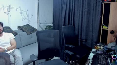 Snapshot of chrisandrew_ chatting on February 11, 2025, 12:49 am Im Chirs IM MODEL INDEPENDT online show from February 11, 2025, 12:49 am