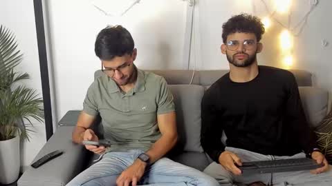 Snapshot of chrisandrew_ chatting on February 15, 2025, 2:26 am Im Chirs IM MODEL INDEPENDT online show from February 15, 2025, 2:26 am