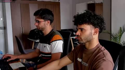 Snapshot of chrisandrew_ chatting on February 24, 2025, 4:47 pm Im Chirs IM MODEL INDEPENDT online show from February 24, 2025, 4:47 pm