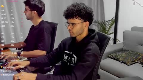 Snapshot of chrisandrew_ chatting on March 2, 2025, 12:53 am Im Chirs IM MODEL INDEPENDT online show from March 2, 2025, 12:53 am