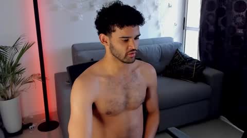 Snapshot of chrisandrew_ chatting on March 10, 2025, 4:57 pm Im Chirs IM MODEL INDEPENDT online show from March 10, 2025, 4:57 pm