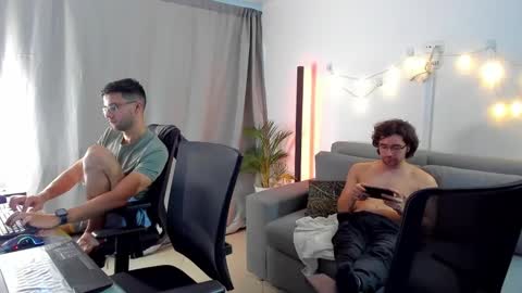 Snapshot of chrisandrew_ chatting on March 12, 2025, 4:19 am Im Chirs IM MODEL INDEPENDT online show from March 12, 2025, 4:19 am