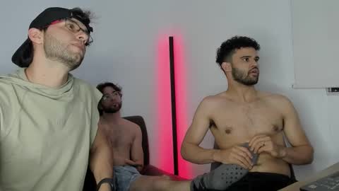 Snapshot of chrisandrew_ chatting on September 16, 2025, 3:29 am Im Chirs IM MODEL INDEPENDT online show from September 16, 2025, 3:29 am