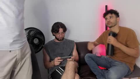 Snapshot of chrisandrew_ chatting on September 18, 2025, 12:45 am Im Chirs IM MODEL INDEPENDT online show from September 18, 2025, 12:45 am