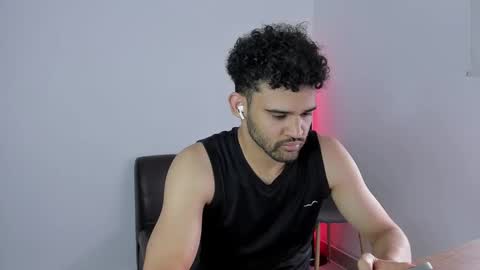 Snapshot of chrisandrew_ chatting on September 24, 2025, 8:12 pm Im Chirs IM MODEL INDEPENDT online show from September 24, 2025, 8:12 pm