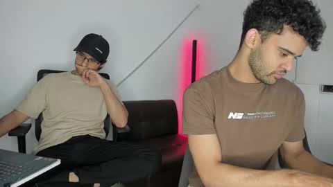 Snapshot of chrisandrew_ chatting on October 9, 2025, 1:36 am Im Chirs IM MODEL INDEPENDT online show from October 9, 2025, 1:36 am