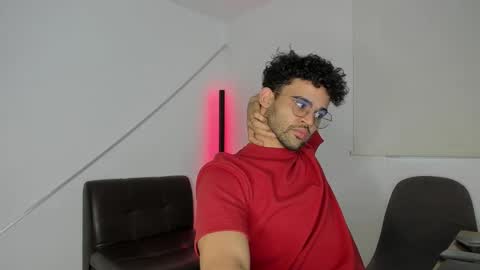 Snapshot of chrisandrew_ chatting on October 9, 2025, 10:08 pm Im Chirs IM MODEL INDEPENDT online show from October 9, 2025, 10:08 pm