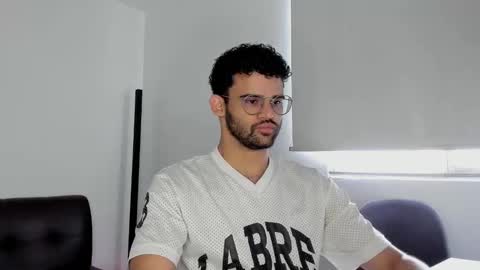 Snapshot of chrisandrew_ chatting on October 16, 2025, 2:51 pm Im Chirs IM MODEL INDEPENDT online show from October 16, 2025, 2:51 pm