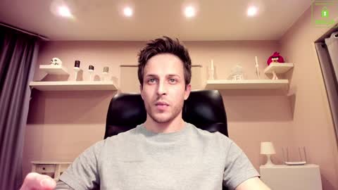 Snapshot of chriscarrey chatting on December 13, 2024, 2:43 am Chris online show from December 13, 2024, 2:43 am