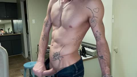 Snapshot of chriscool93 chatting on January 3, 2025, 10:41 am Content creator artist online show from January 3, 2025, 10:41 am