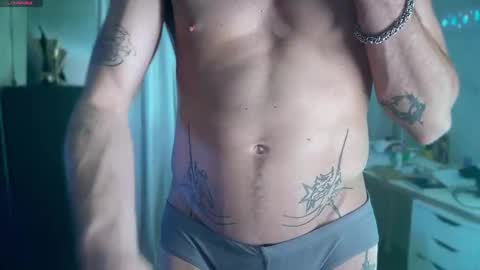 Snapshot of chriscool93 chatting on October 6, 2025, 2:20 am Content creator artist online show from October 6, 2025, 2:20 am