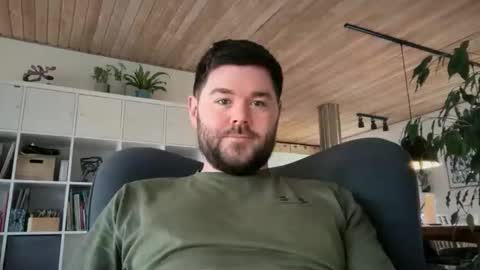 Snapshot of chrisdane123 chatting on April 16, 2026, 8:26 am Chris one online show from April 16, 2026, 8:26 am