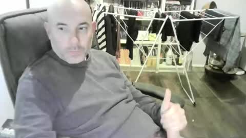 chrisprngr online show from May 5, 2026, 9:34 pm